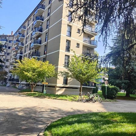 Elegante Bilocale A Milano Con Balcone Apartment Exterior foto