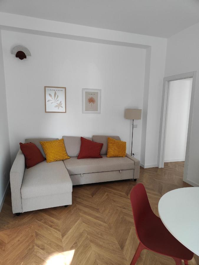 Elegante Bilocale A Milano Con Balcone Apartment Exterior foto